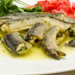 Anguille grillée à la plancha : le guide pour une chair fondante