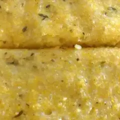 Polenta grillée parfaite : croustillante, fondante et sans grumeaux !