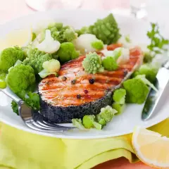 Maîtrisez la darne de saumon grillée: secrets pour un plat savoureux