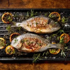 Réussir votre dorade grillée: les accompagnements qui changent tout