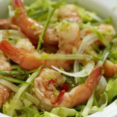 La salade de crevettes facile et rapide : le secret d'un chef !