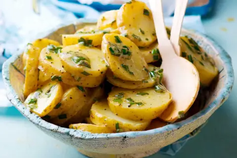 Recette salade de pommes de terre : le secret d'une salade parfaite