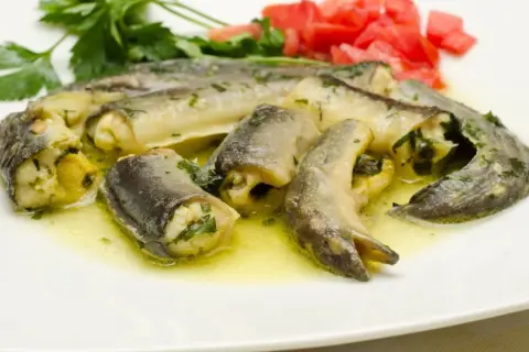 Anguille grillée à la plancha : le guide pour une chair fondante