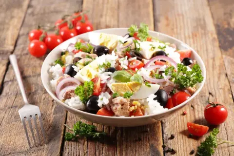 Maîtrisez la salade de riz froide : Le secret d'un riz non collant