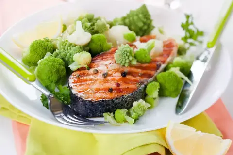 Maîtrisez la darne de saumon grillée: secrets pour un plat savoureux