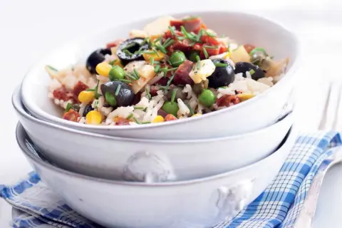 Salade de riz pour 10 : Recette inratable & astuces de chef