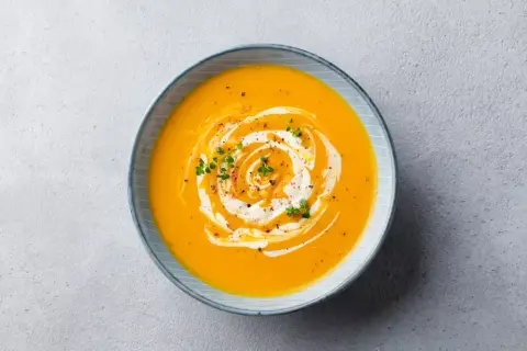 Soupe brûlée ? 7 astuces de pro pour sauver votre plat !