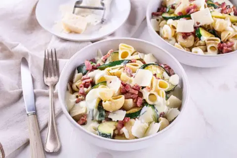 Pâtes Courgettes Lardons : La Recette Facile et Rapide des Pros