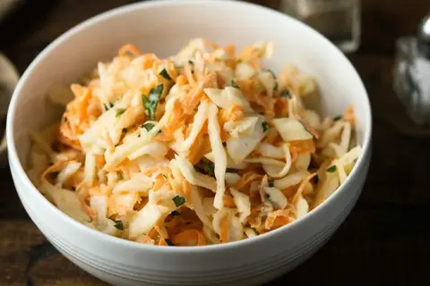 Salade de chou blanc: Ma recette inratable pour un croquant fou