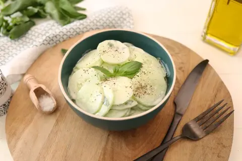 Salade de concombre : 10 recettes fraîches et astuces d'expert