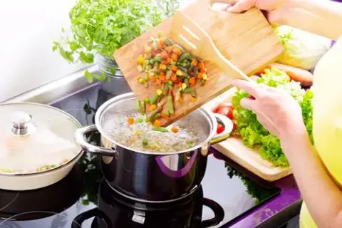 Soupe de légumes : la recette facile et mes astuces pour la réussir
