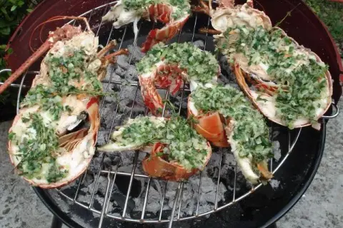 Langouste grillée antillaise: recette barbecue & Sauce Chien