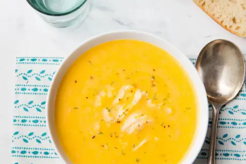 Velouté de pâtisson : la recette crémeuse et toutes nos astuces