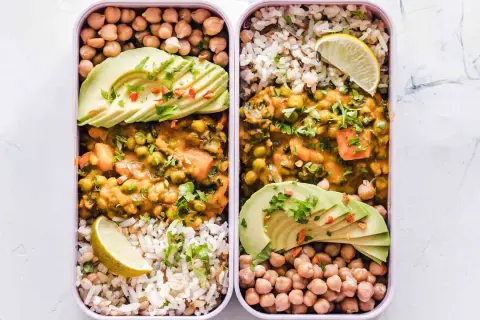 Déjeuner facile : Recettes rapides pour un midi sain et sans stress