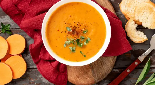 Soupe patate douce carotte: La recette réconfortante inratable