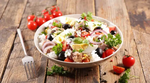 Maîtrisez la salade de riz froide : Le secret d'un riz non collant