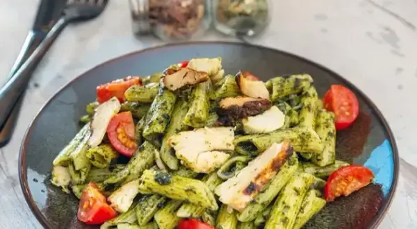Pâtes poulet pesto : Le guide rapide pour un plat parfait en 30 min