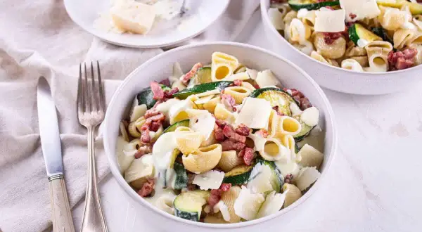 Pâtes Courgettes Lardons : La Recette Facile et Rapide des Pros