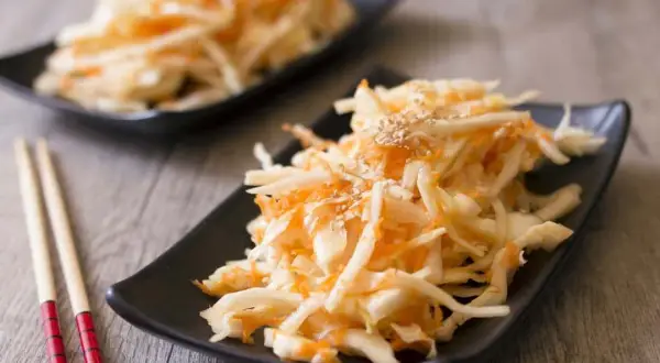 Maîtrisez la salade de chou japonaise: recette facile et croquante
