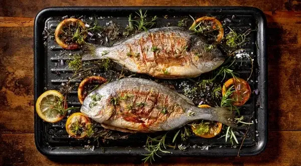 Réussir votre dorade grillée: les accompagnements qui changent tout