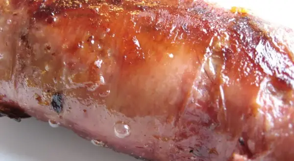 Andouillette à la poêle : le secret pour une cuisson parfaite sans éclater