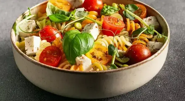 Le secret d'une sauce salade de pâtes réussie : nos meilleures astuces