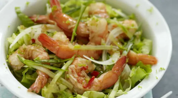 La salade de crevettes facile et rapide : le secret d'un chef !