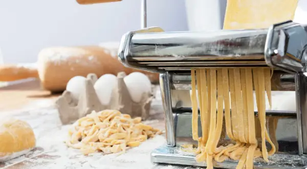 Machine à pâtes : Manuelle ou auto ? Le guide pour bien choisir