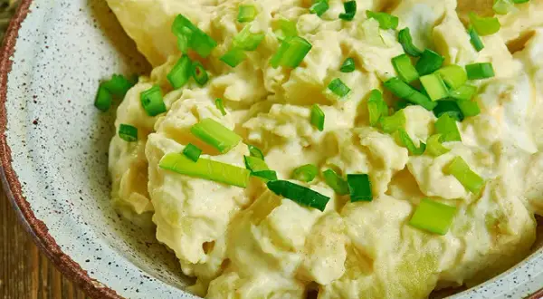Salade de pommes de terre alsacienne : l'authentique recette sans mayo