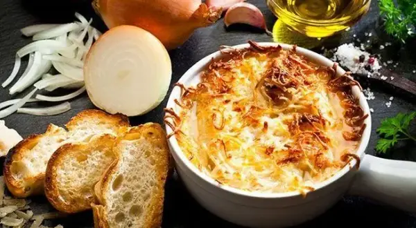 Recette Soupe à l'Oignon Gratinée : Le Secret Inratable d'un Chef