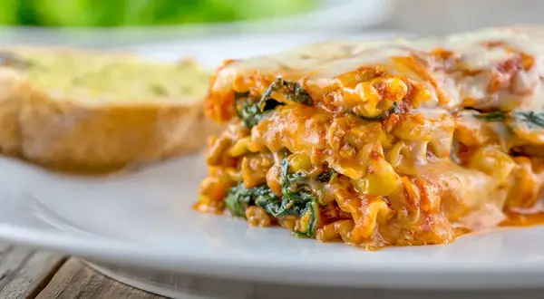 Lasagnes méditerranéennes : le secret d'un déjeuner ensoleillé