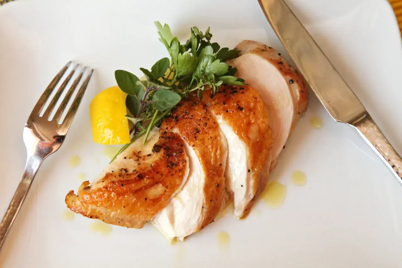 Zdjęcie Poule grillée parfaite : le guide ultime pour une cuisson juteuse !