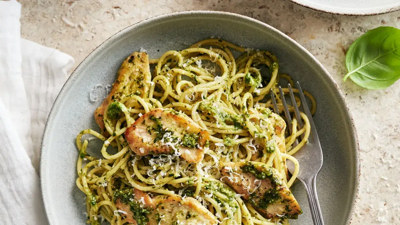 Zdjęcie Pâtes poulet pesto : Le guide rapide pour un plat parfait en 30 min