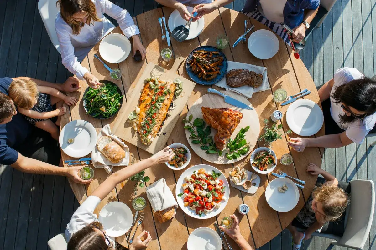 Zdjęcie D&eacute;jeuner ou D&icirc;ner en France : Lequel choisir et pourquoi ?