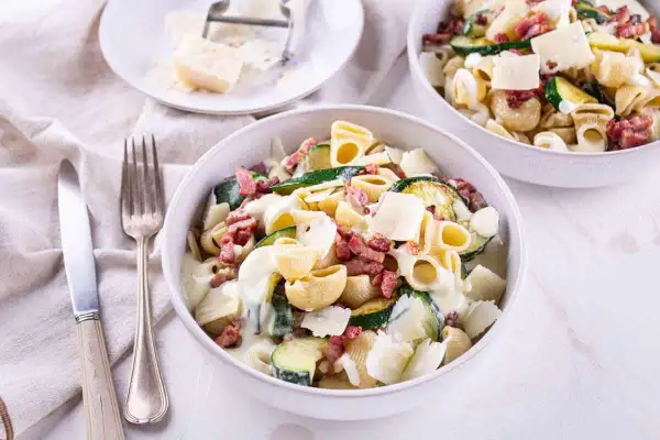 Pâtes Courgettes Lardons : La Recette Facile et Rapide des Pros