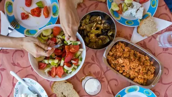 Déjeuner ou Dîner en France : Lequel choisir et pourquoi ?
